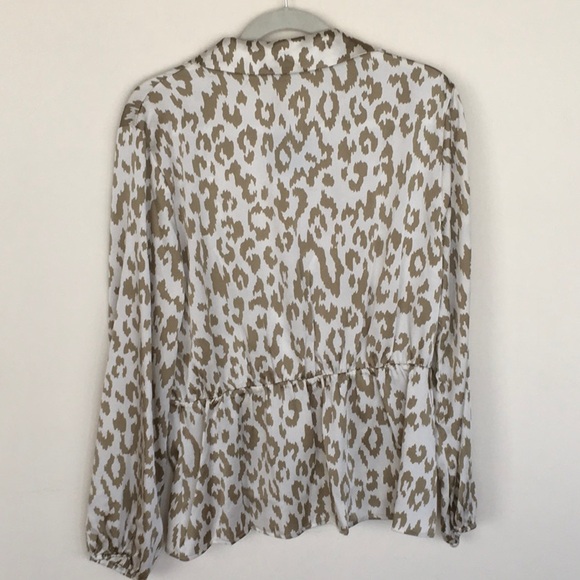 NWT Pleione Ivory Animal Blouse - Picture 2 of 5